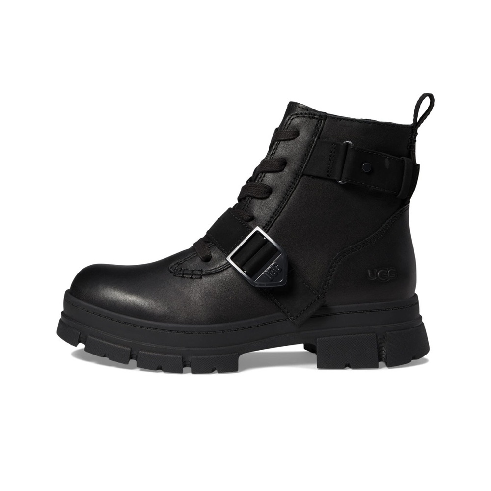 UGG Ashton lace up